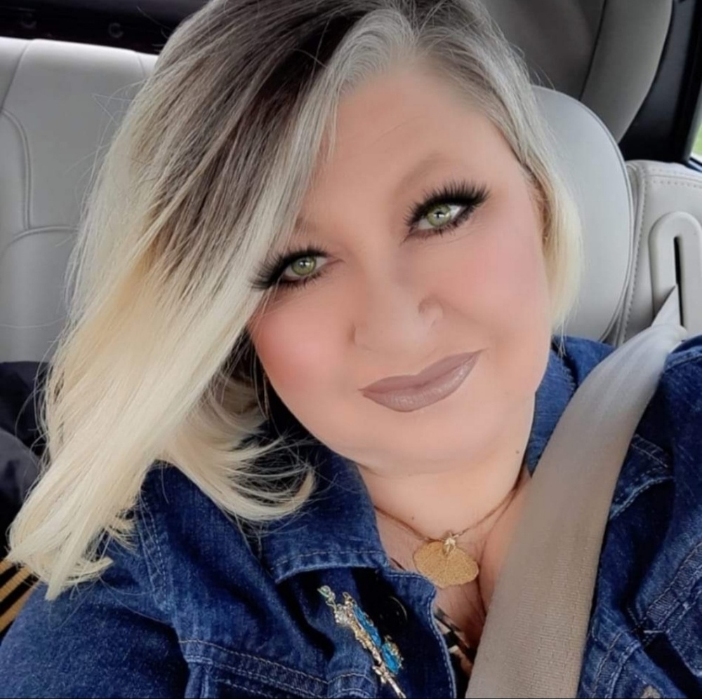 Meet your Posher, Lora lorena